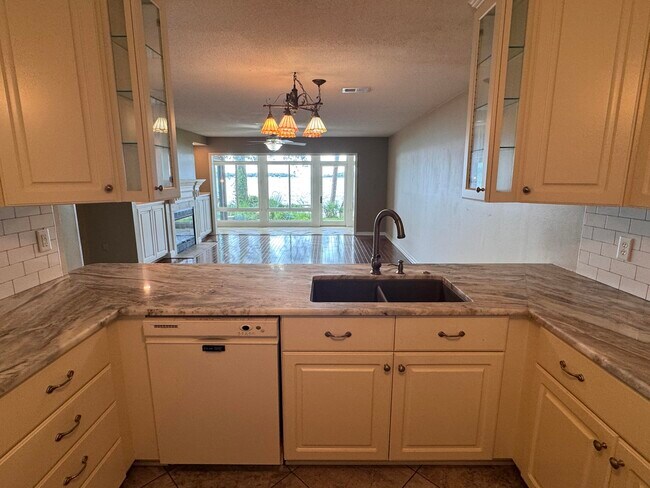Building Photo - 806 Regatta Dr