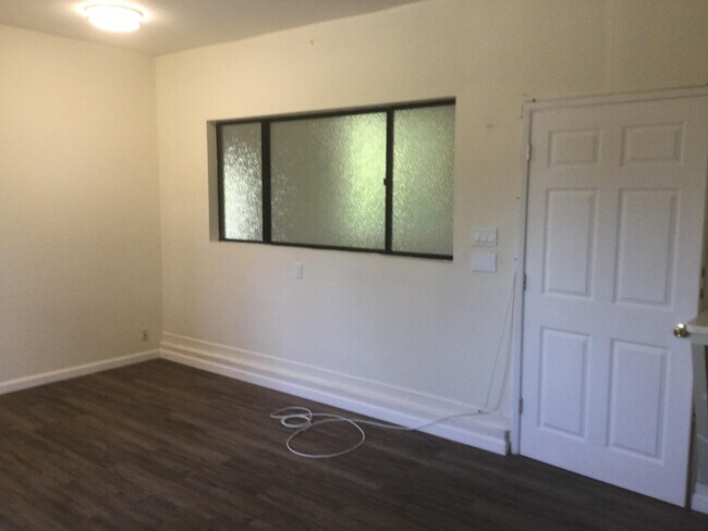 Building Photo - 55 Del Monte Dr