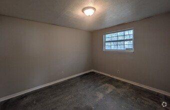 Building Photo - "Cozy 2-Bed, 1-Bath Haven in the Heart of ...