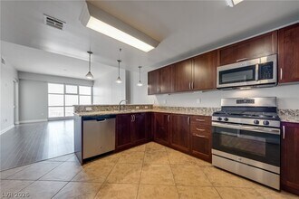 Building Photo - 150 S Las Vegas Blvd