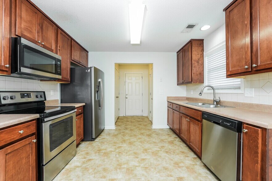 Building Photo - 3102 Delaware Loop