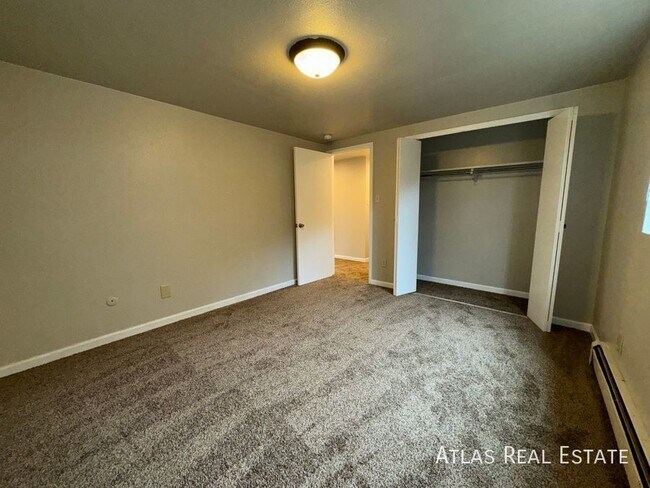 Building Photo - 2340 King St