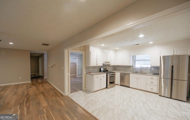 Building Photo - 125 Brooks Dr