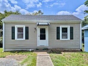 Building Photo - 2 Bedroom 1 Bathroom Home in Durham
