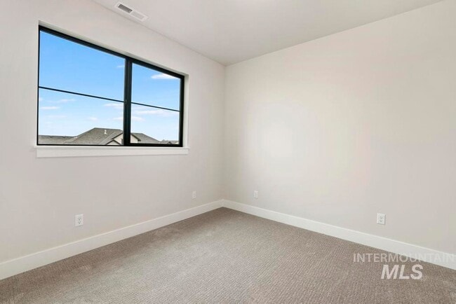 Building Photo - 547 Cyn Fls Dr