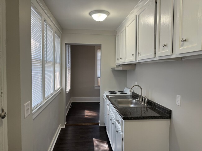 Building Photo - Earlewood-Cotton Town- Belleview