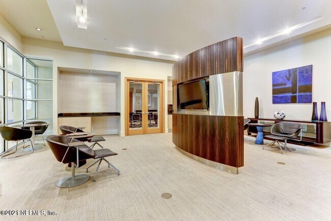 Building Photo - 1431 Riverplace Blvd
