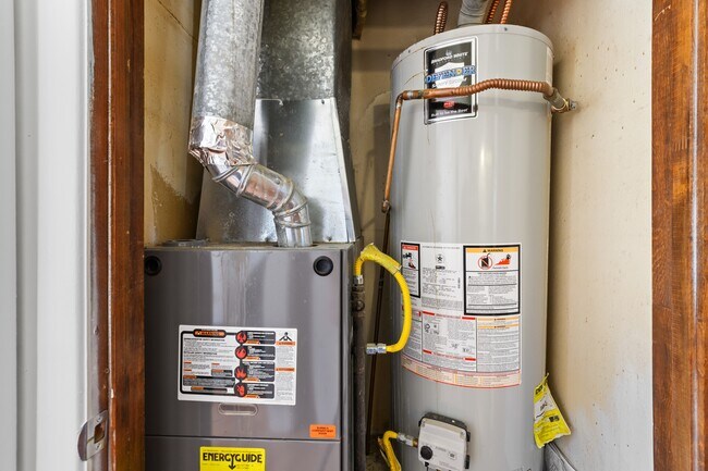 Building Photo - 106 Apache Hills Dr