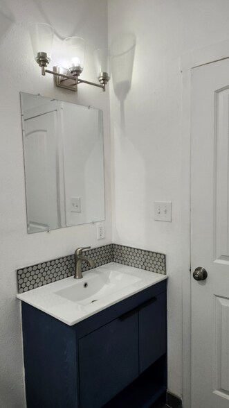 Building Photo - 7618 McBeth Ln NE