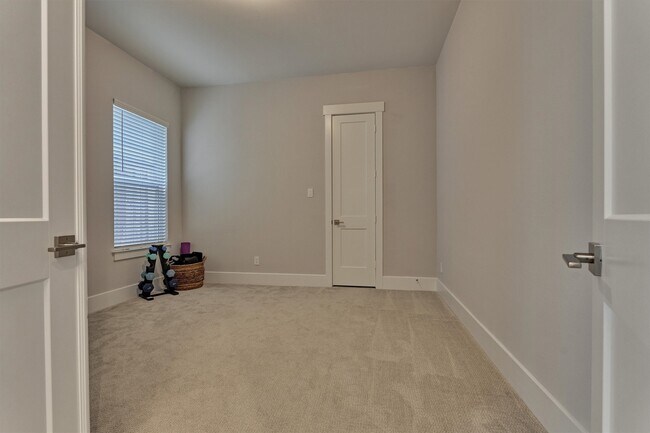 Building Photo - 62 Dobbs View Ln