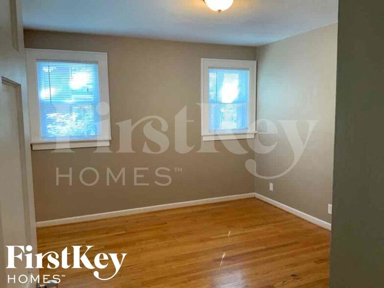 Building Photo - 600 Larkin Ave