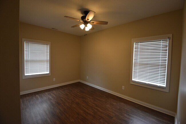 Building Photo - Harrison 315-319