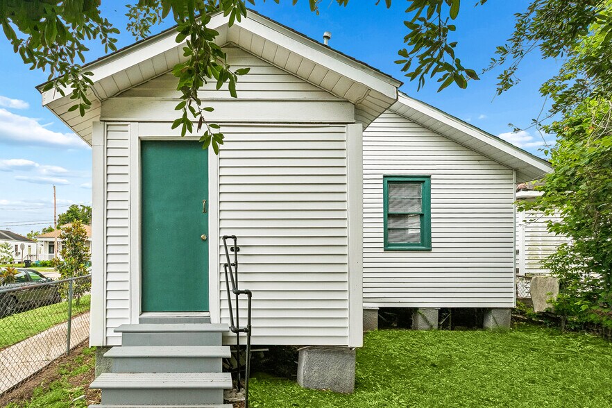 Back Door Entrance - 440 Wagner St