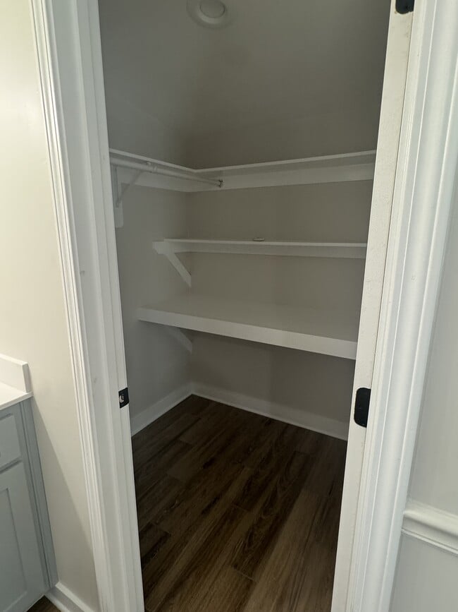 Building Photo - 142 Co Rd 753