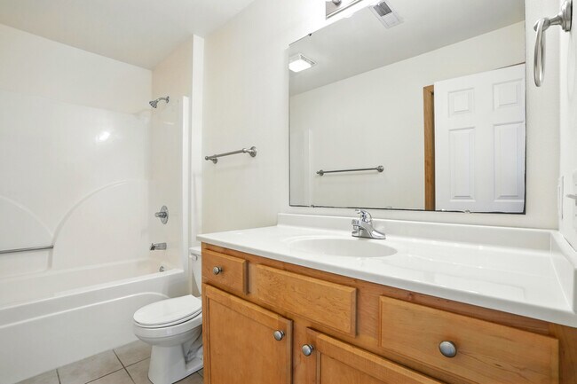 Building Photo - 20 Redtail Bend