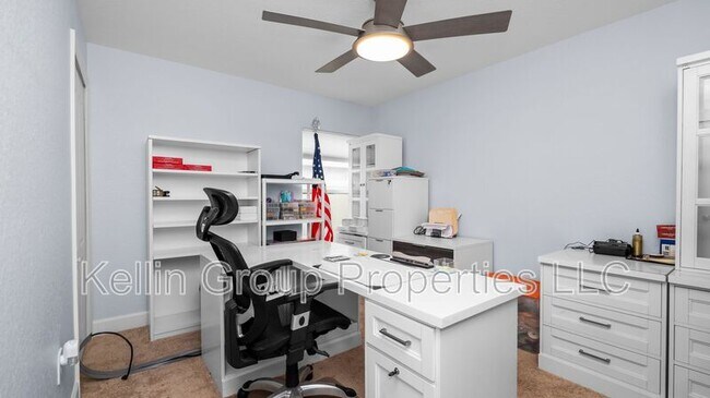 Building Photo - 4762 Drake Ave