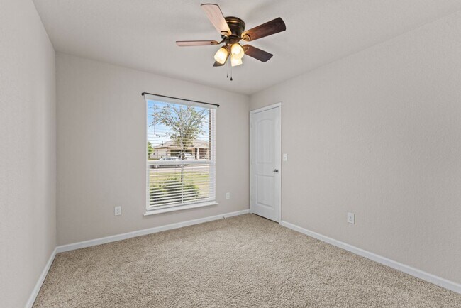 Building Photo - 109 Rochester Ln