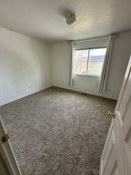 Building Photo - 12086 S 735 W