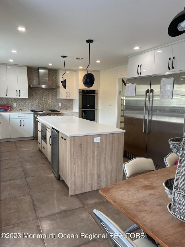 Building Photo - 501 Monmouth Pl