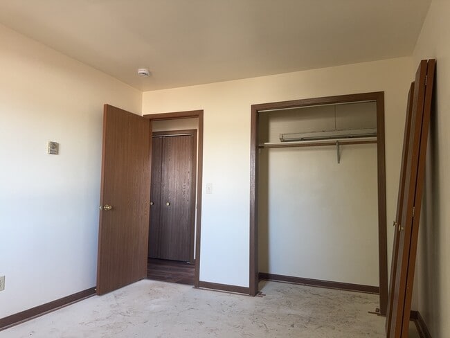 Building Photo - 311 Lilac Ln