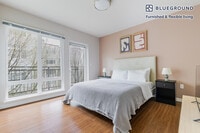 Building Photo - 10333 Main St