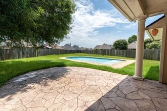 Building Photo - Stunning Home with Backyard Pool Oasis