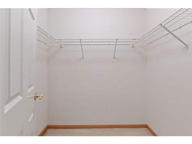 Building Photo - 2 BR/3 BA Townhome in Lakeville!