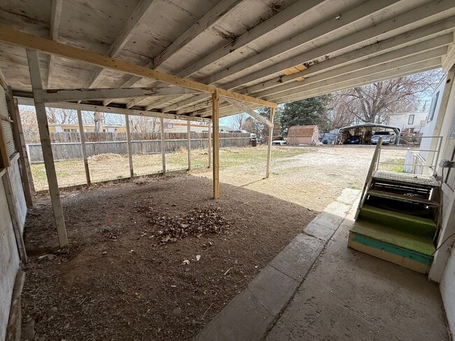 Building Photo - 2 Bedroom 1.5 Semi-Rural Mobile Home with Workshop on Large Lot