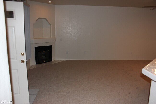Building Photo - 6701 Cobre Azul Ave
