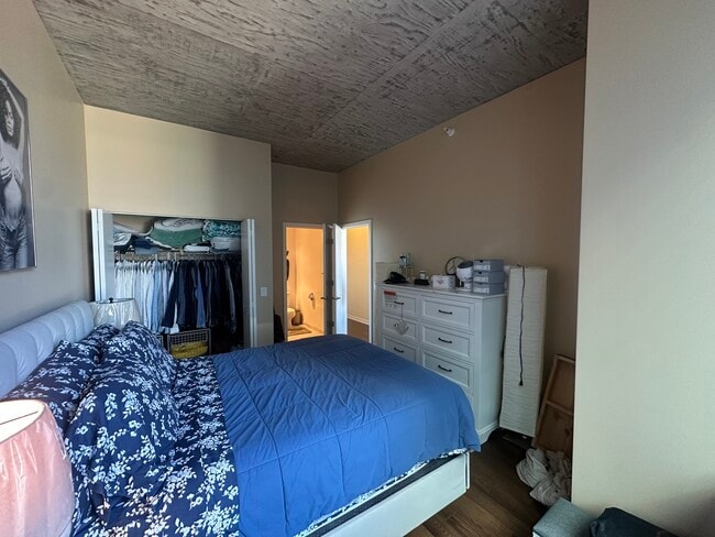 Building Photo - 1345 S Wabash Ave