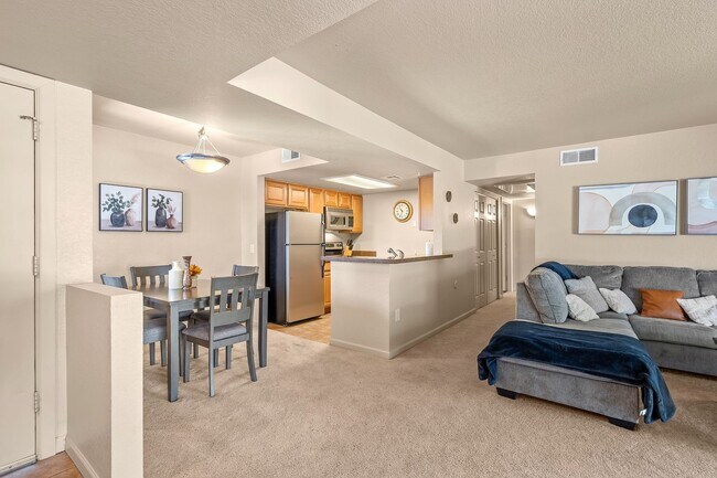 Building Photo - Furnished 3 Bedroom close to Downtown Tucson Pima West and U of A