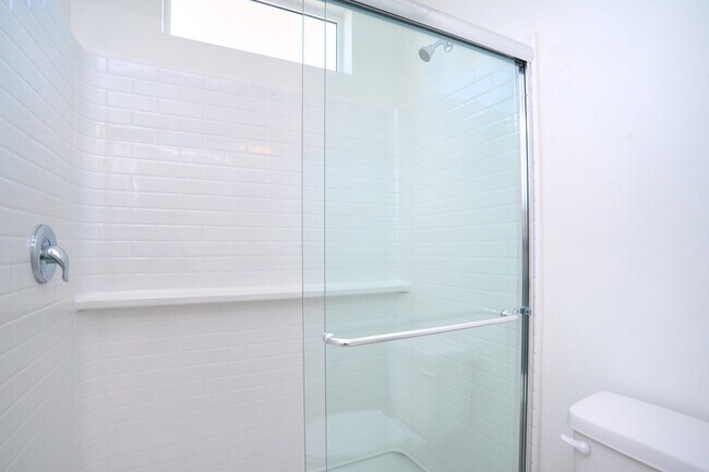 Building Photo - Modern Luxury in Central Tucson!