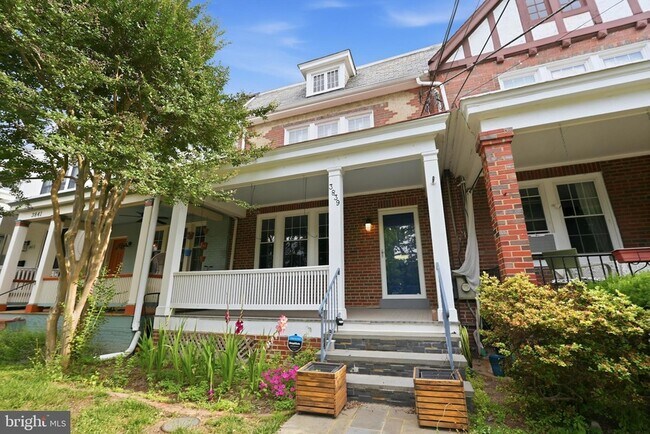Building Photo - 3839 Beecher St NW