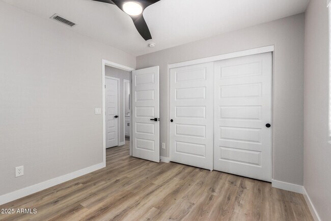 Building Photo - 3014 W Zachary Dr