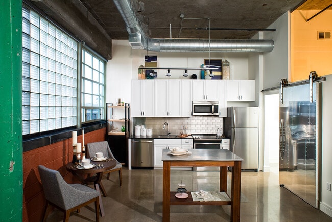 The Hecht Warehouse apartments — community photo - The Hecht Warehouse