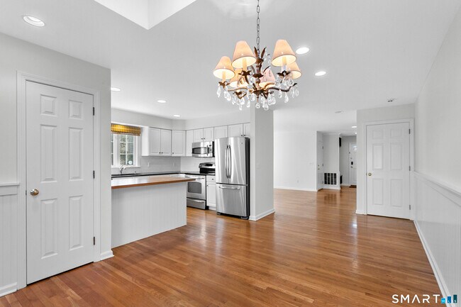 Building Photo - 30 Osborne Pl