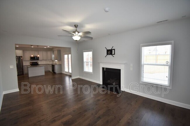 Building Photo - 441 Stonebriar Ave