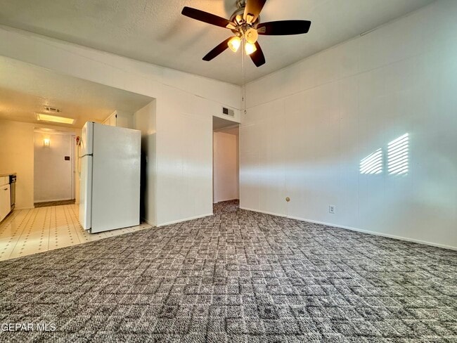 Building Photo - 10213 Saigon Dr