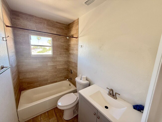 Building Photo - Renovated Large 3 Bed 1 Bath Unit Available For Rent Located In Little Havana.