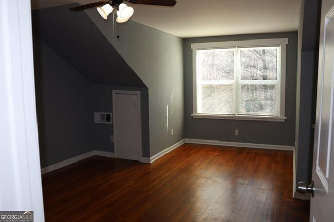 Building Photo - 1526 Childress Dr SW