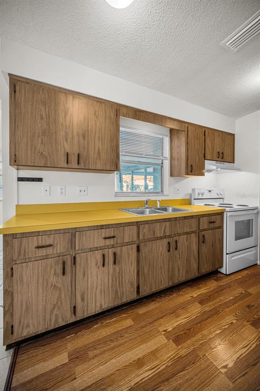 Building Photo - 2664 Sunny Breeze Ave