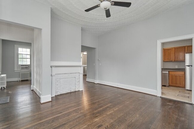 Building Photo - GORGEOUS COLONIAL HOME FOR RENT IN NEWPORT NEWS!!!