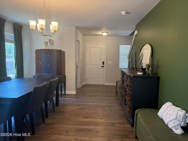 Building Photo - 765 Conductor Ct