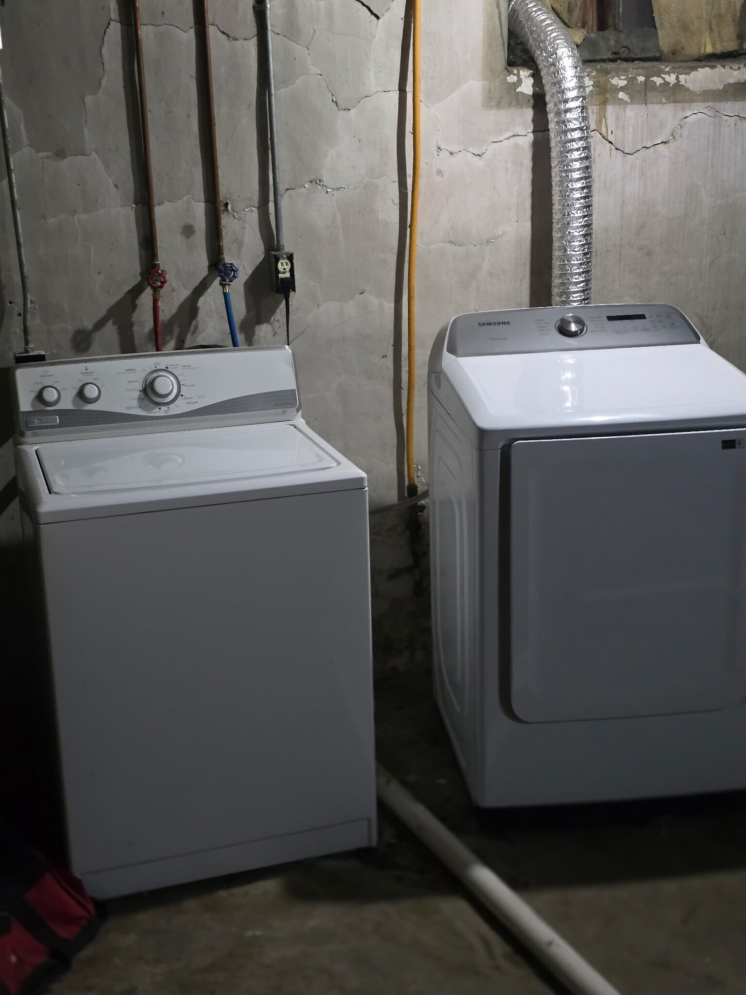 Basement Laundry - 68 E Hudson St