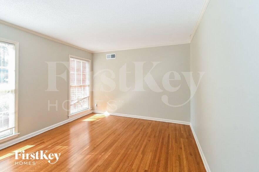 Building Photo - 5840 Knight Arnold Rd