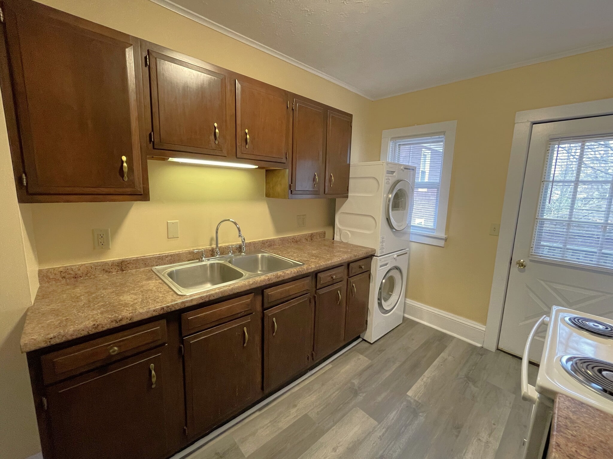 Kitchen - 110-112 Elm St