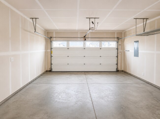 Building Photo - Desert Views, Designer Upgrades & Room for A Boat? Yes, Please.
