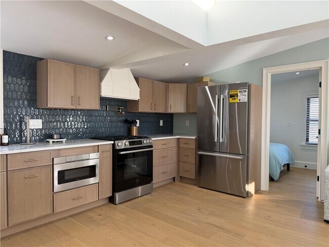 Building Photo - 9-9 Dearborn St