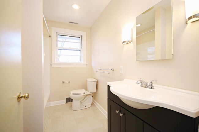 Building Photo - Walk or Bike to UVA Medical Center