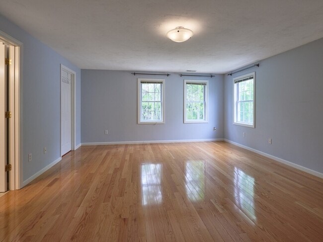 Building Photo - 9 Angela Rose Ln